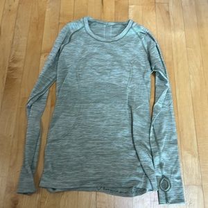 Lululemon green, Heather, swiftly long sleeve, size 8